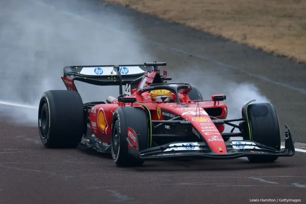 Ferrari-fan kapt boom om Hamilton te zien, Italiaanse politie legt boete op