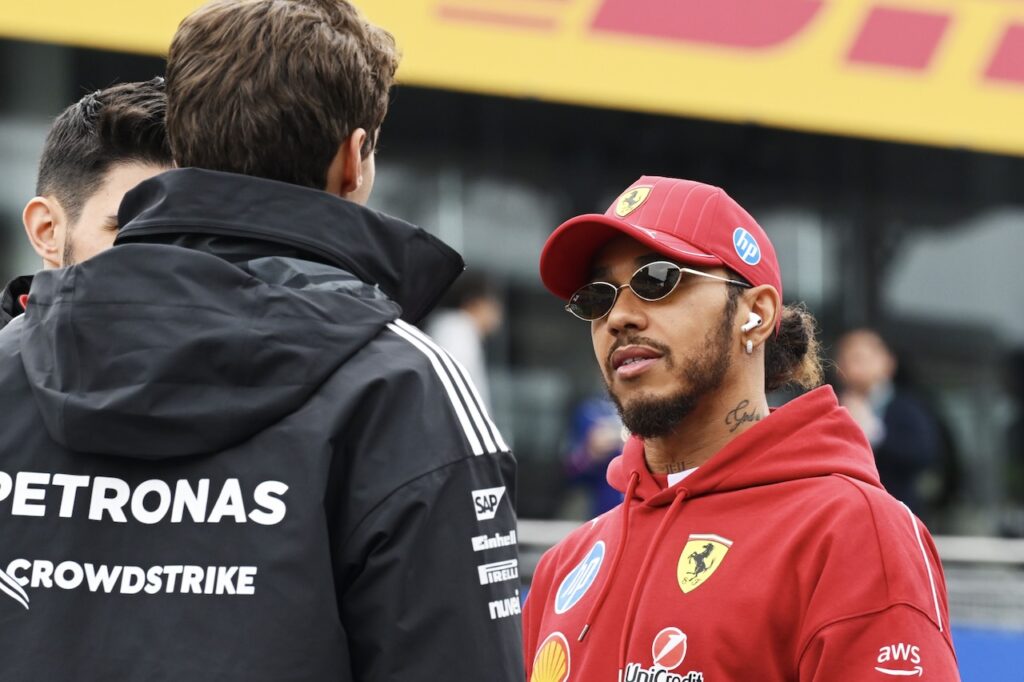 Lewis Hamilton ‘praat onzin’ volgens George Russell