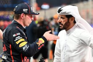 FIA-baas wil dé regel schrappen waar Max Verstappen een hekel aan heeft