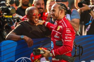 Vader Lewis Hamilton gaat zich met de FIA bemoeien