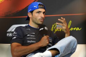 Grote FIA-ingreep voor Grand Prix van Spanje: Carlos Sainz voorspelt wie het hardst geraakt wordt