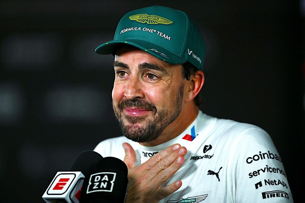 Alonso spreekt Hamilton tegen en maakt even duidelijk wanneer hij stopt met racen