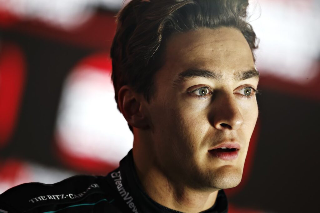 Mercedes opgeroepen om George Russell te ontslaan