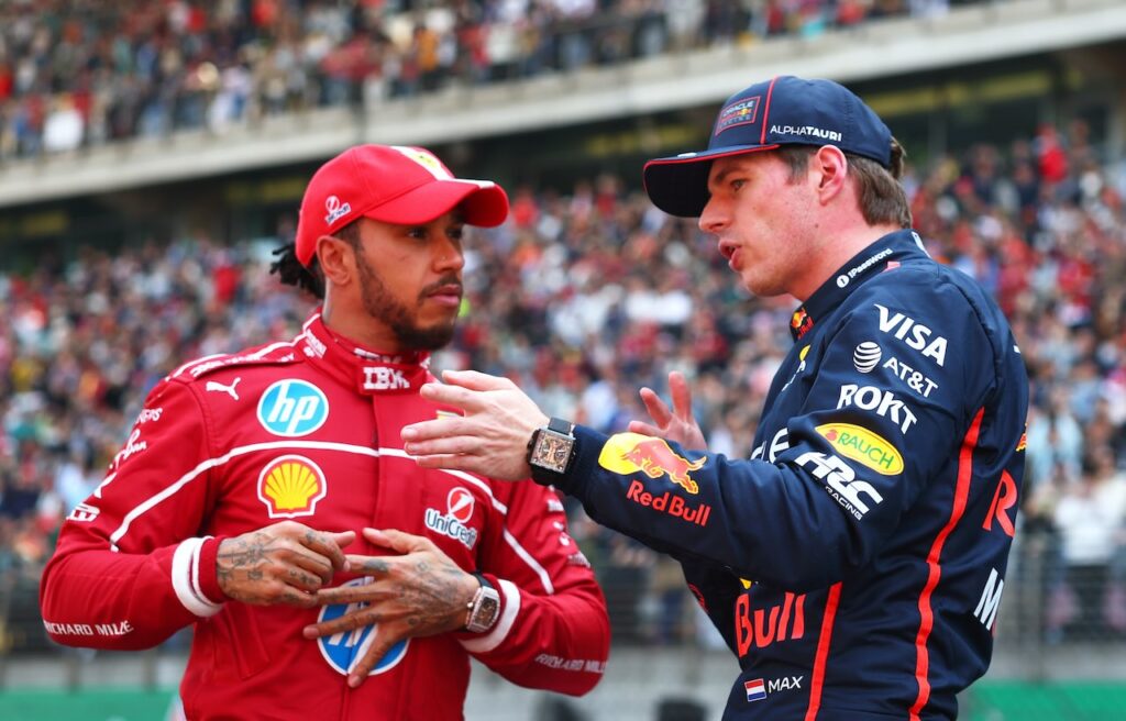 Max Verstappen bezorgt Ferrari spijt van beslissing over Lewis Hamilton