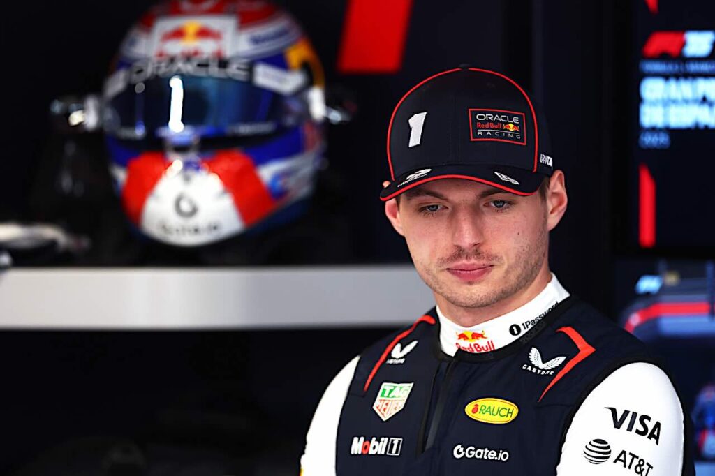 Max Verstappen in de problemen: McLaren trekt een enorm gat