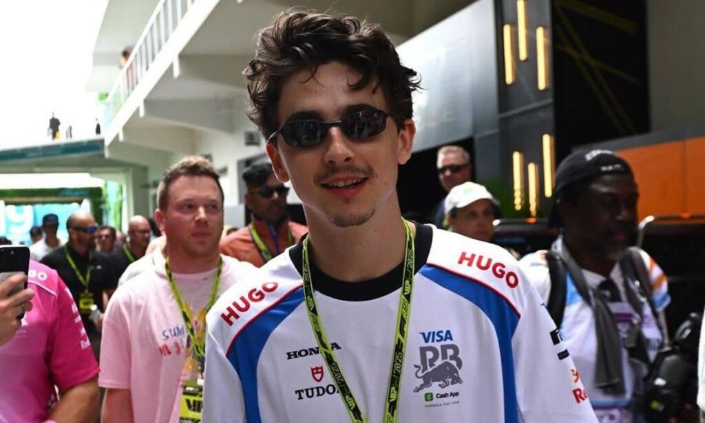 Hollywoodster bedriegt iedereen tijdens de Grand Prix van Miami: Vermomd als monteur