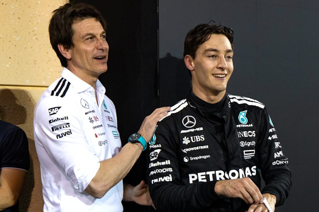 Mercedes heeft de eerste gesprekken gevoerd met een ‘vreemde’ coureur die George Russell in 2026 moet vervangen