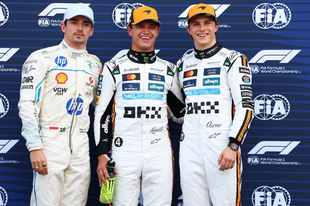 Lando Norris troeft Charles Leclerc af en zet een nieuw baanrecord neer
