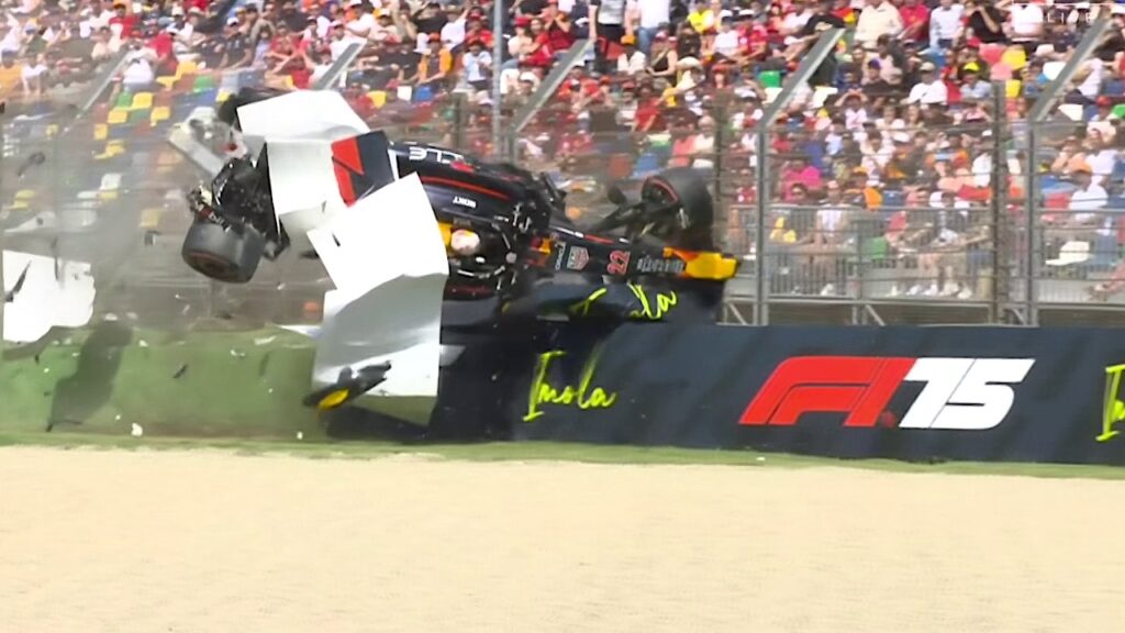 Gruwelijke crash voor Red Bull-coureur tijdens kwalificatie in Italië