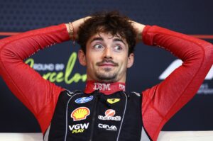 Charles Leclerc met opvallend antwoord na wilde geruchten over Ferrari