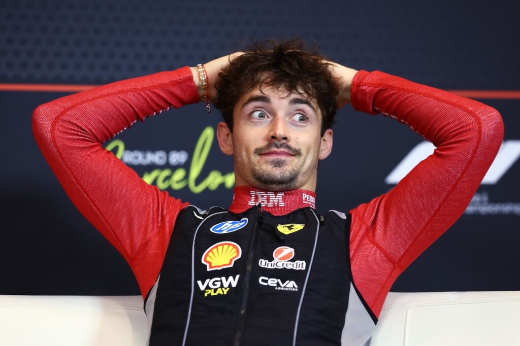 Charles Leclerc slaat alarm na wat hij bij Ferrari heeft gezien