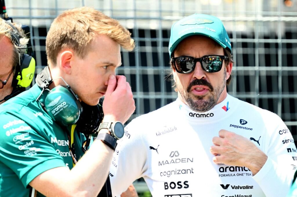 Interne crisis bij Aston Martin? Boordradio van Fernando Alonso blootgelegd