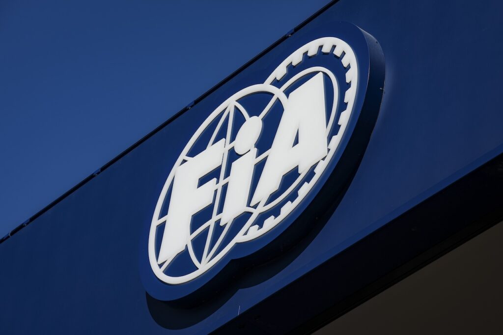 FIA brengt verklaring uit nadat coureur gedwongen werd social media te verwijderen