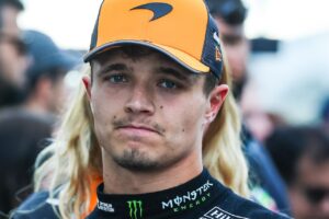 Lando Norris is de pineut: FIA legt straf op aan McLaren-coureur