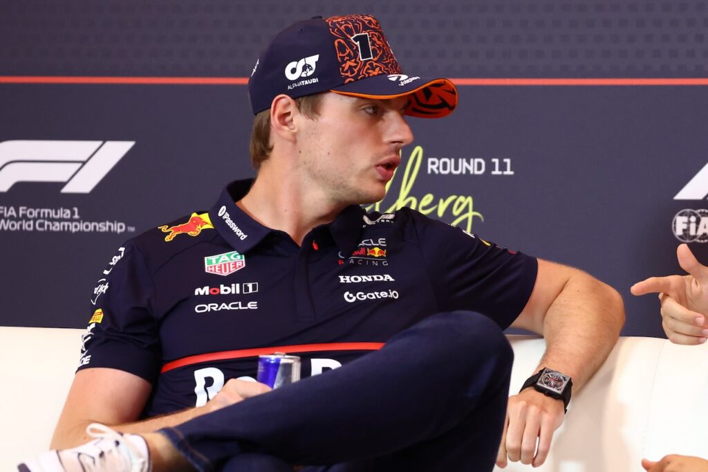 Max Verstappen botst op FIA-persconferentie