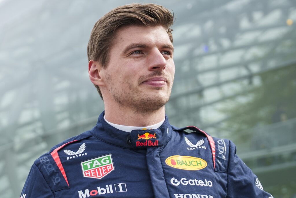 Max Verstappen rijdt coureur (16) van de baan: emoties lopen hoog op