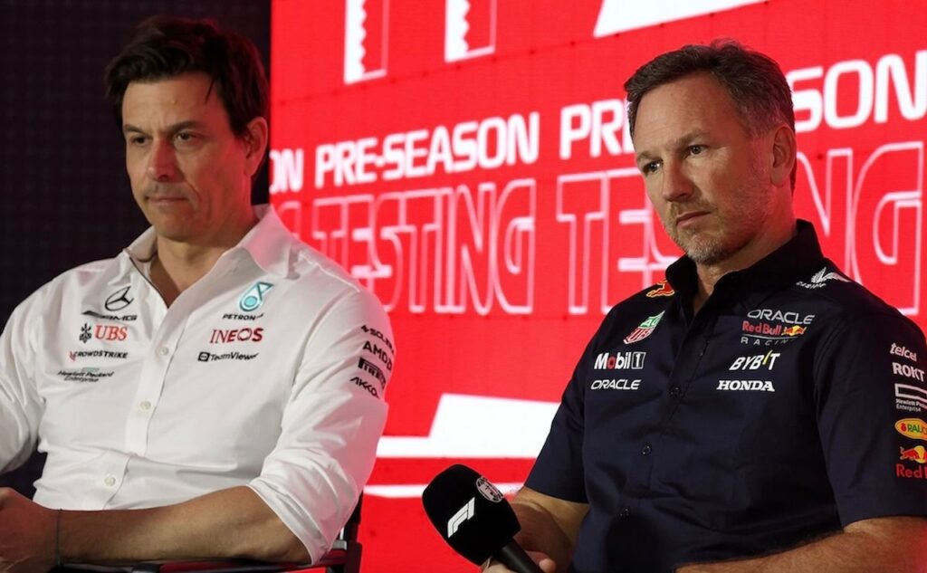F1-expert schudt met zijn hoofd: ‘Horner en Wolff mogen elkaar echt niet’