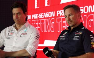F1-expert schudt met zijn hoofd: ‘Horner en Wolff mogen elkaar echt niet’