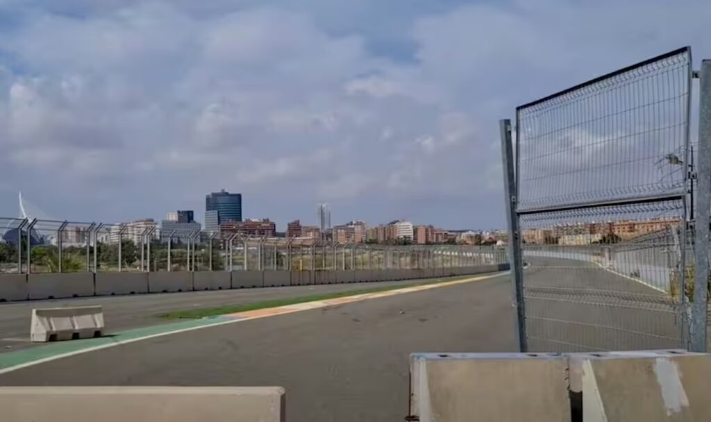 Verlaten F1-circuit verandert in vuilnisbelt na jaren van verwaarlozing