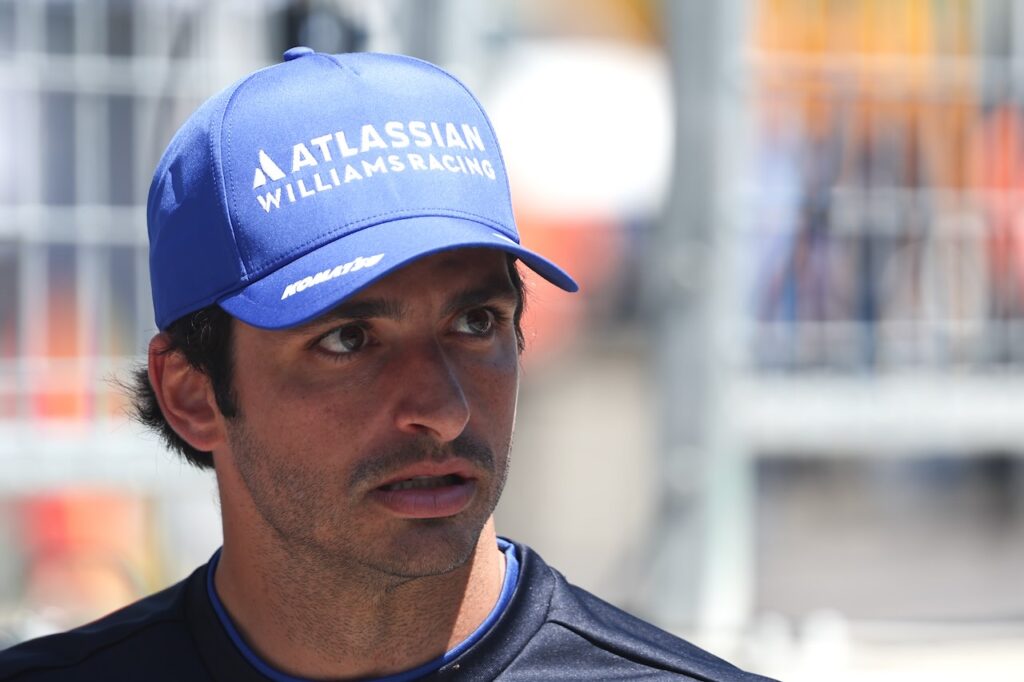 FIA doet uitspraak over forse straf voor Carlos Sainz