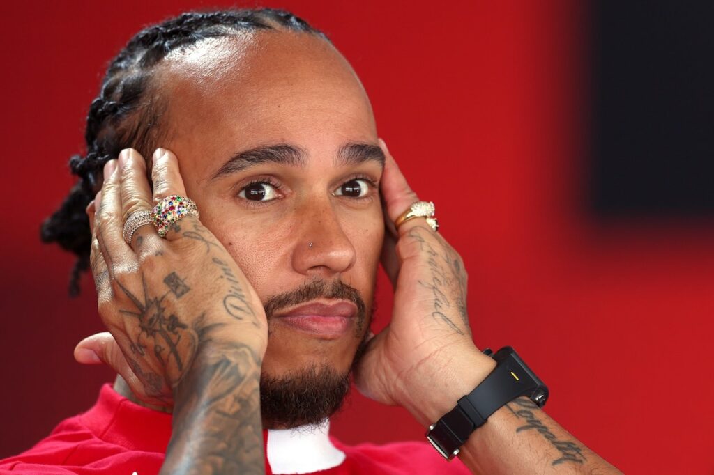 Lewis Hamilton verbaast vriend en vijand met zijn reactie op Max Verstappen-gerucht