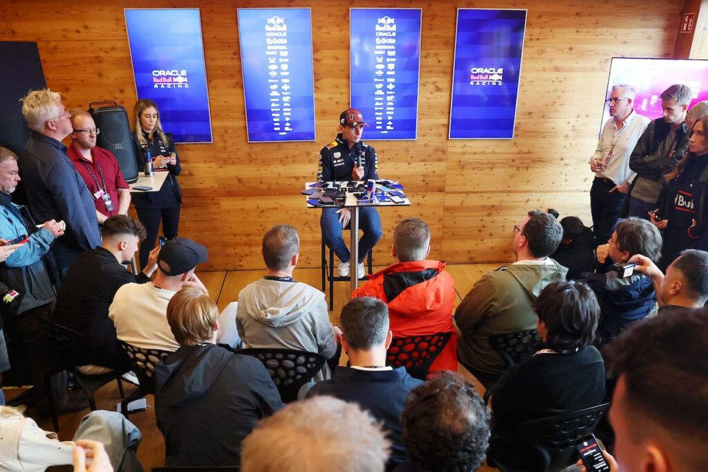 Max Verstappen onthult op persconferentie wat er gaat gebeuren