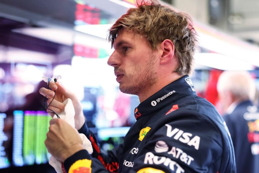 ‘Max Verstappen kan geen contract bij Mercedes tekenen’