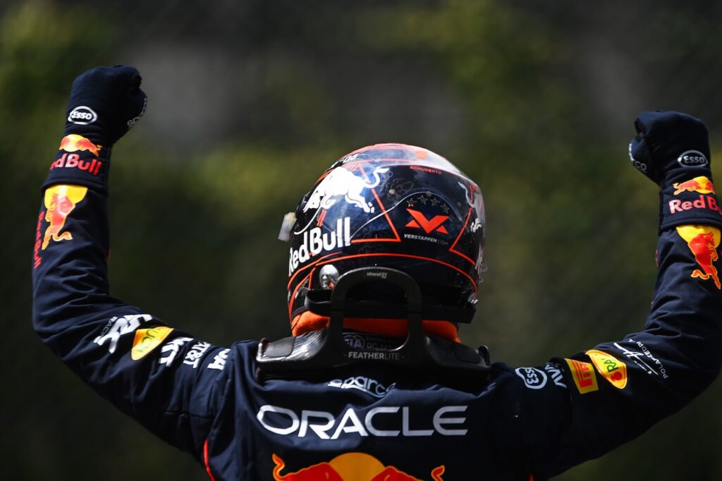 Max Verstappen spreekt meteen zijn nieuwe teambaas toe na winst Sprintrace