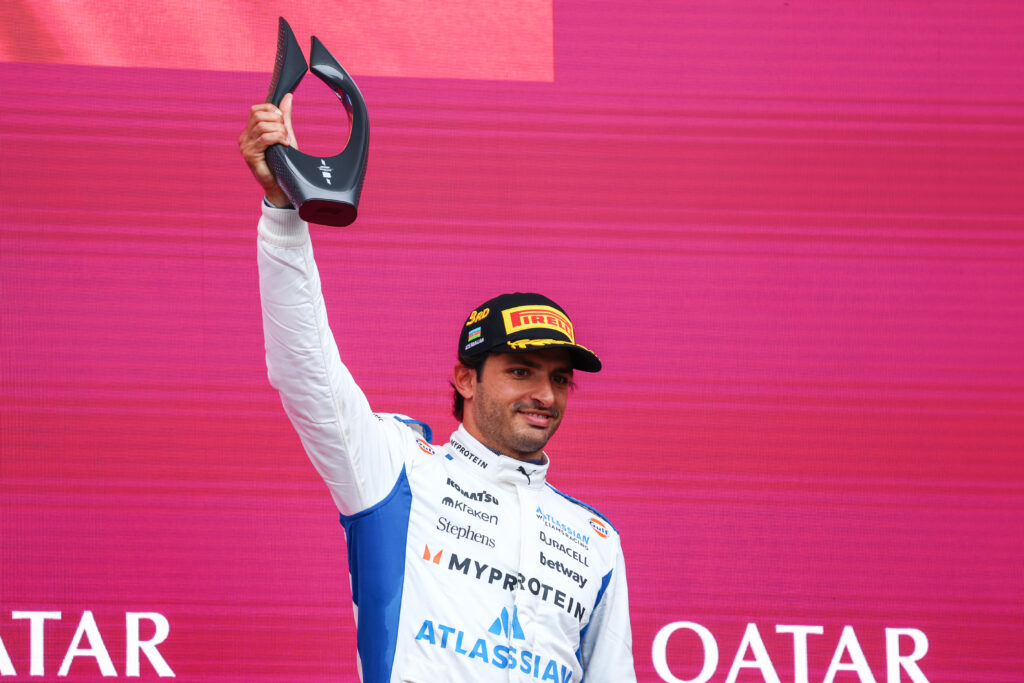 Carlos Sainz uitgeroepen tot winnaar in Bakoe