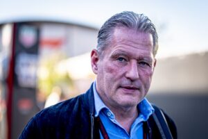 Jos Verstappen heeft een duidelijk bericht voor Mark Webber en wat hij bij McLaren doen