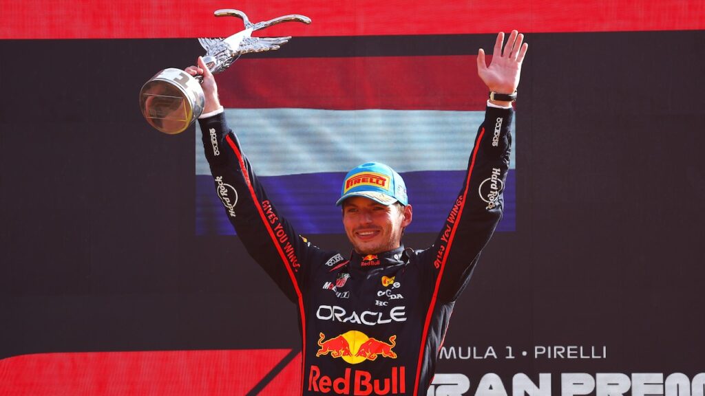 Volkslied bruut verstoord tijdens huldiging Max Verstappen in Italië