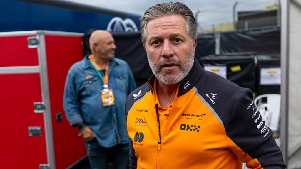 McLaren-ceo Zak Brown afgemaakt: ‘Je bent een schande voor de sport’