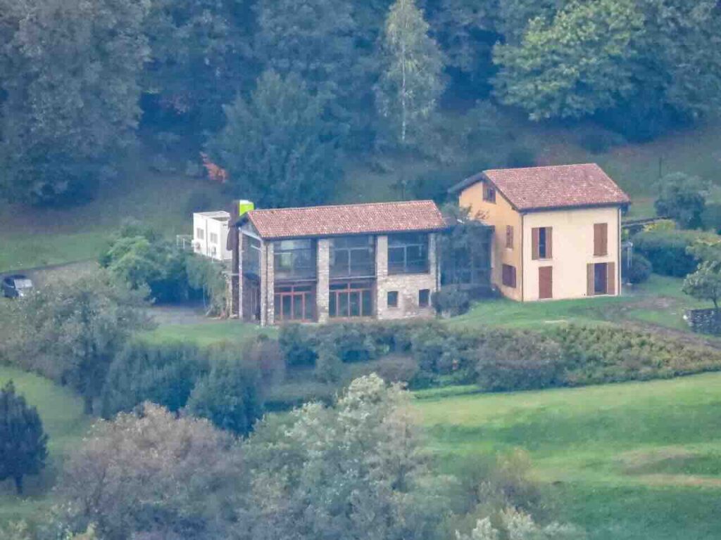Het enorme huis van Kimi Raikkonen staat te koop