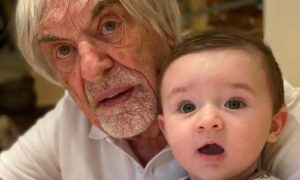F1-miljardair Bernie Ecclestone geniet op 95-jarige leeftijd van een rustig leven met zijn 5-jarige zoon