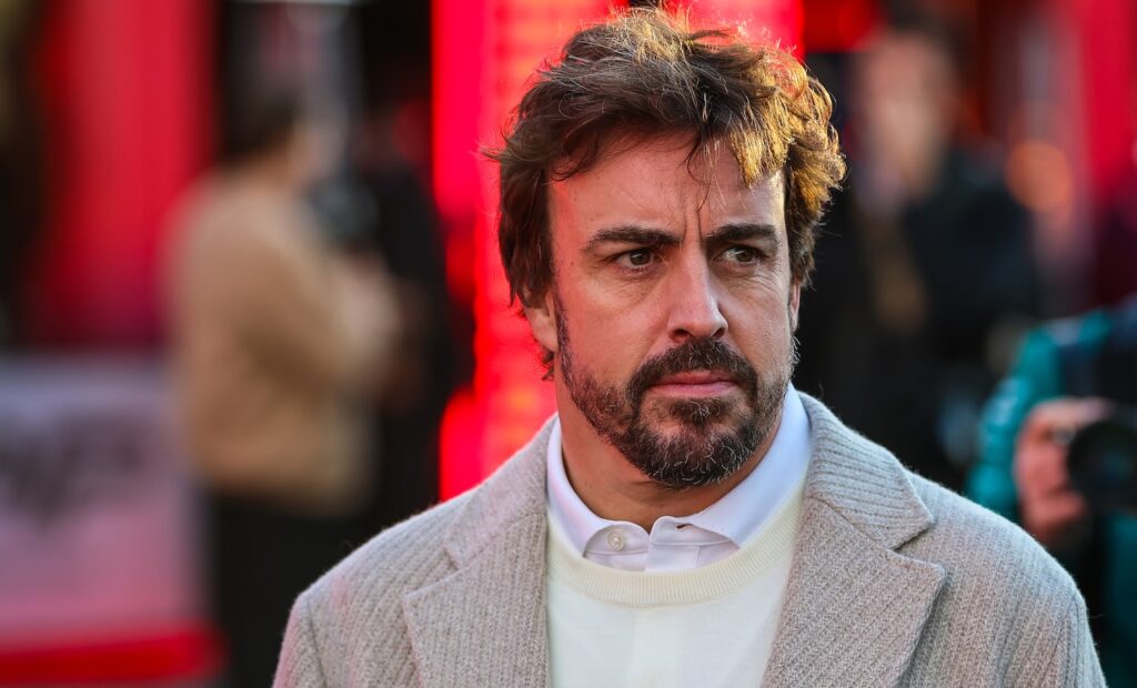 Fernando Alonso krijgt te horen dat hij moet stoppen