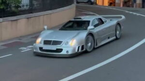 Fernando Alonso pronkt in Monaco met een Mercedes van 10 miljoen euro