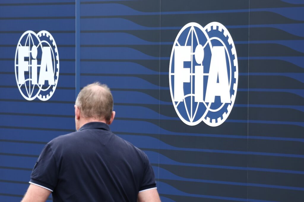 ‘Helft van alle F1-auto’s door FIA gediskwalificeerd’