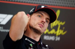 Max Verstappen neemt het op voor ontslagen teamgenoot