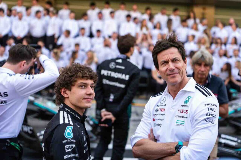 Mercedes tekent nieuwe sponsor en krijgt 60 miljoen euro per jaar