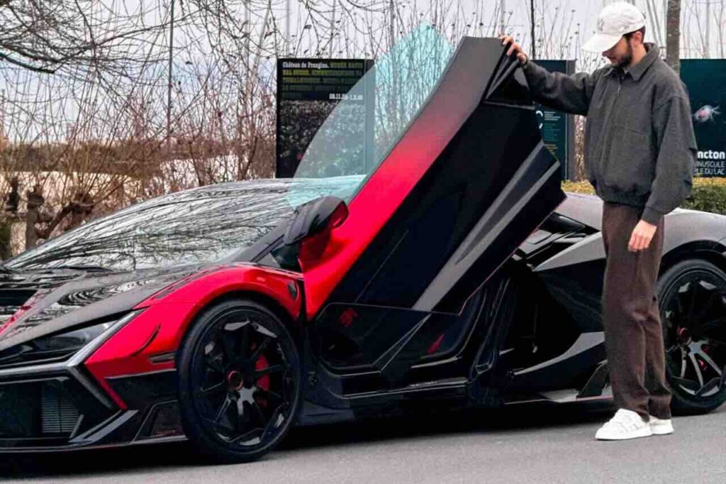 F1-coureur neemt waanzinnige Lamborghini in ontvangst
