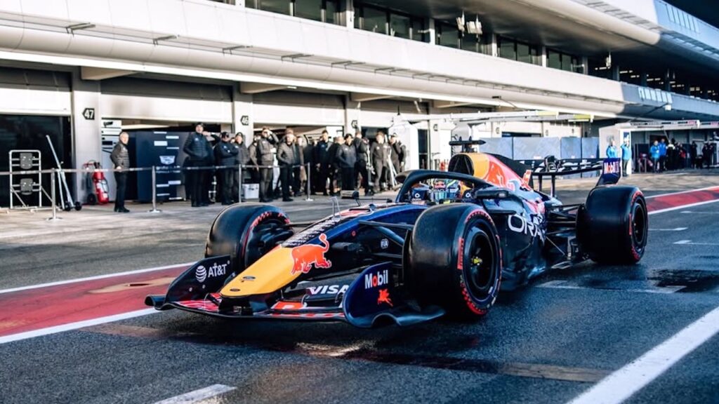 Chaos in Barcelona: Twee F1-teams vallen stil tijdens eerste geheime testsessie