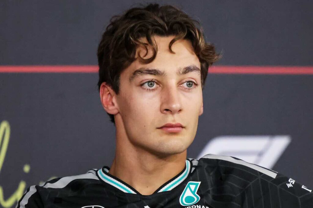 George Russell in paniekmodus: Mercedes ‘struikelt’ terwijl Ferrari lanceert als een raket