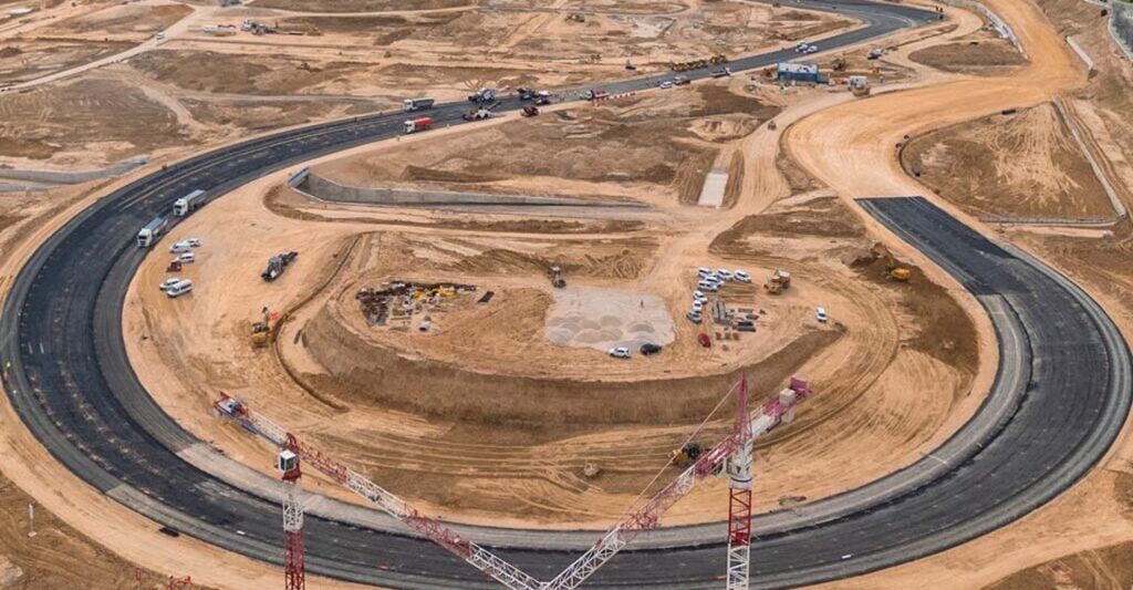 550 meter lange gigantische F1-bocht wordt klaargemaakt voor de première in september