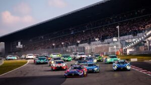 Max Verstappen laat GT3-veteraan sprakeloos achter met brute inhaalactie op Nürburgring