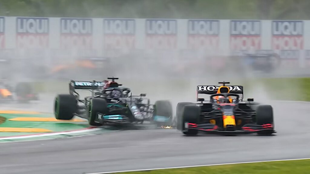 Lewis Hamilton woedend na crash met Max Verstappen: ‘Zo agressief als de hel’