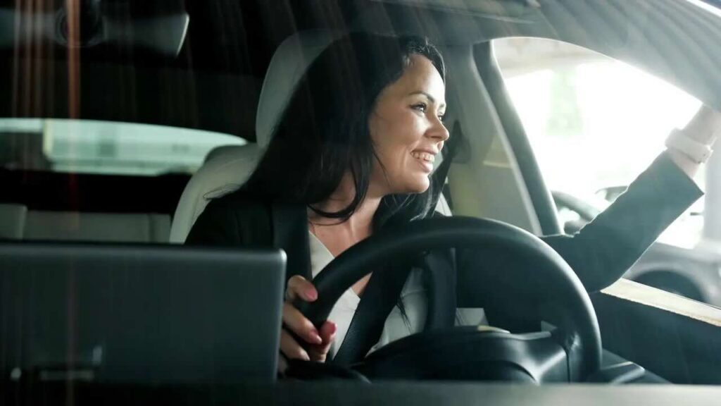 Bedank je automobilisten bij zebrapaden omdat ze je laten oversteken? Psychologen vertellen wat dat over jou zegt