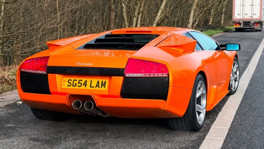 Lamborghini van 21 jaar oud met hoogste kilometerstand ter wereld verbreekt opnieuw record