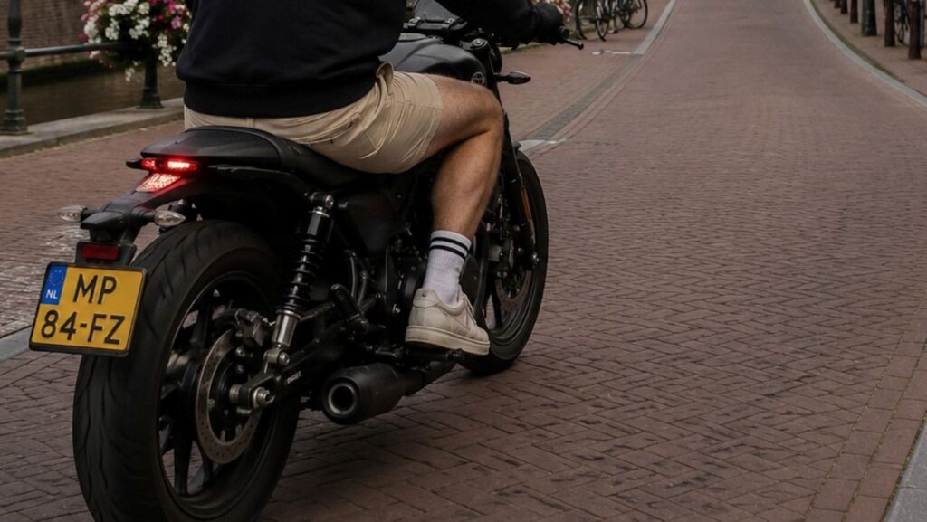 Mag je motor rijden zonder beschermende kleding?