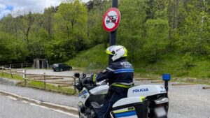 Populaire vakantiebestemming voert boete van 600 euro in voor overnachten in campers en caravans buiten toegestane plaatsen