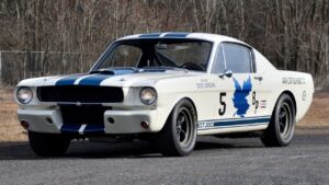 Hij weigert een miljoen euro voor zijn Mustang Shelby GT350R, om hem 5 jaar later voor meer dan het dubbele te verkopen 
